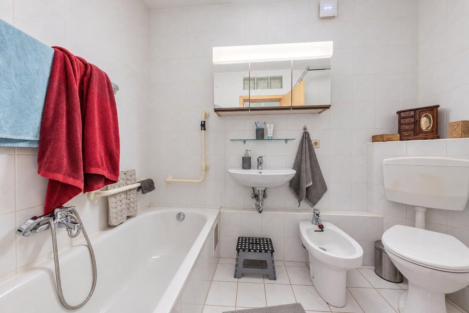 Prenájom bytu 3-izbový 93 m², Simmern/Hunsrück, Porýnie-Falcko Prenájom bytu 3-izbový 93 m², Simmern/Hunsrück, Porýnie-Falcko