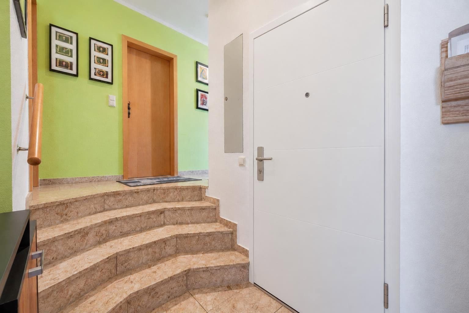 Prenájom bytu 3-izbový 93 m², Simmern/Hunsrück, Porýnie-Falcko Prenájom bytu 3-izbový 93 m², Simmern/Hunsrück, Porýnie-Falcko