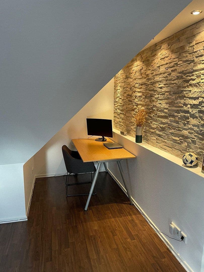 Predaj bytu 1-izbový 100 m², Spiesen-Elversberg, Sársko Predaj bytu 1-izbový 100 m², Spiesen-Elversberg, Sársko