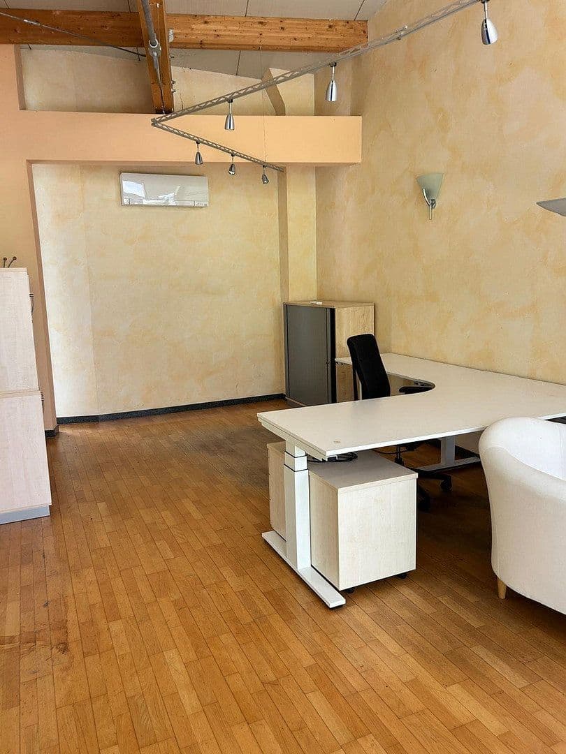 Prenájom kancelárie 571 m², Jesenwanger Strasse 50, Grafrath, Bavorsko Prenájom kancelárie 571 m², Jesenwanger Strasse 50, Grafrath, Bavorsko