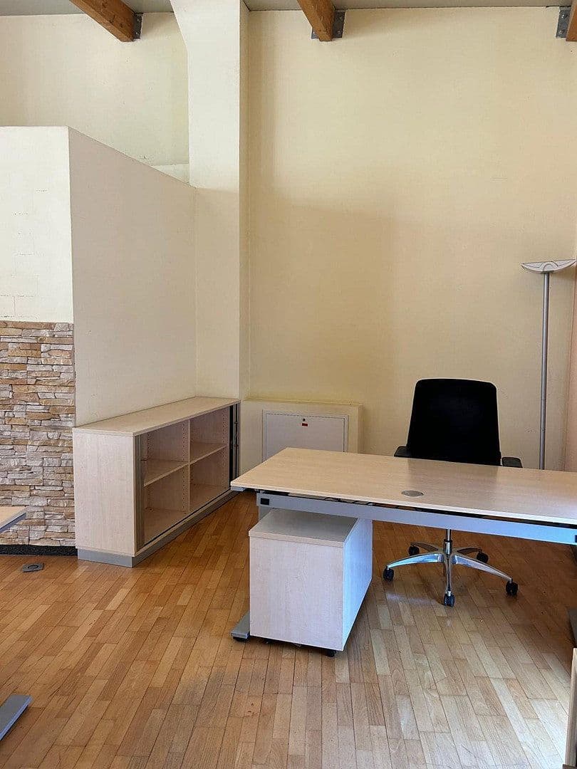 Prenájom kancelárie 571 m², Jesenwanger Strasse 50, Grafrath, Bavorsko Prenájom kancelárie 571 m², Jesenwanger Strasse 50, Grafrath, Bavorsko