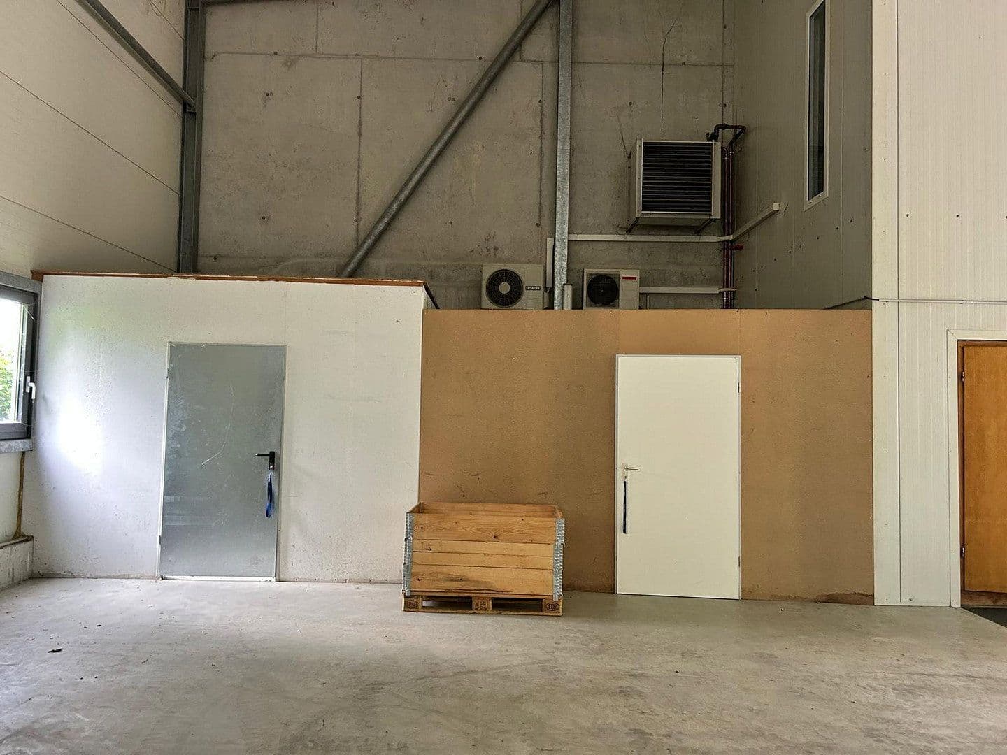 Prenájom kancelárie 571 m², Jesenwanger Strasse 50, Grafrath, Bavorsko Prenájom kancelárie 571 m², Jesenwanger Strasse 50, Grafrath, Bavorsko