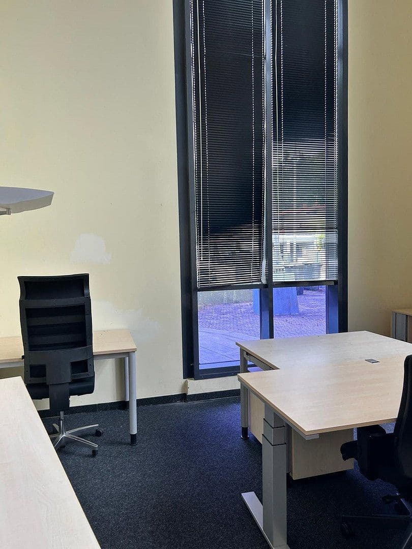 Prenájom kancelárie 571 m², Jesenwanger Strasse 50, Grafrath, Bavorsko Prenájom kancelárie 571 m², Jesenwanger Strasse 50, Grafrath, Bavorsko