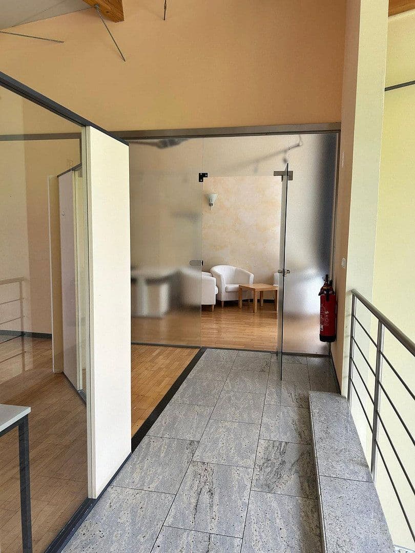 Prenájom kancelárie 571 m², Jesenwanger Strasse 50, Grafrath, Bavorsko Prenájom kancelárie 571 m², Jesenwanger Strasse 50, Grafrath, Bavorsko