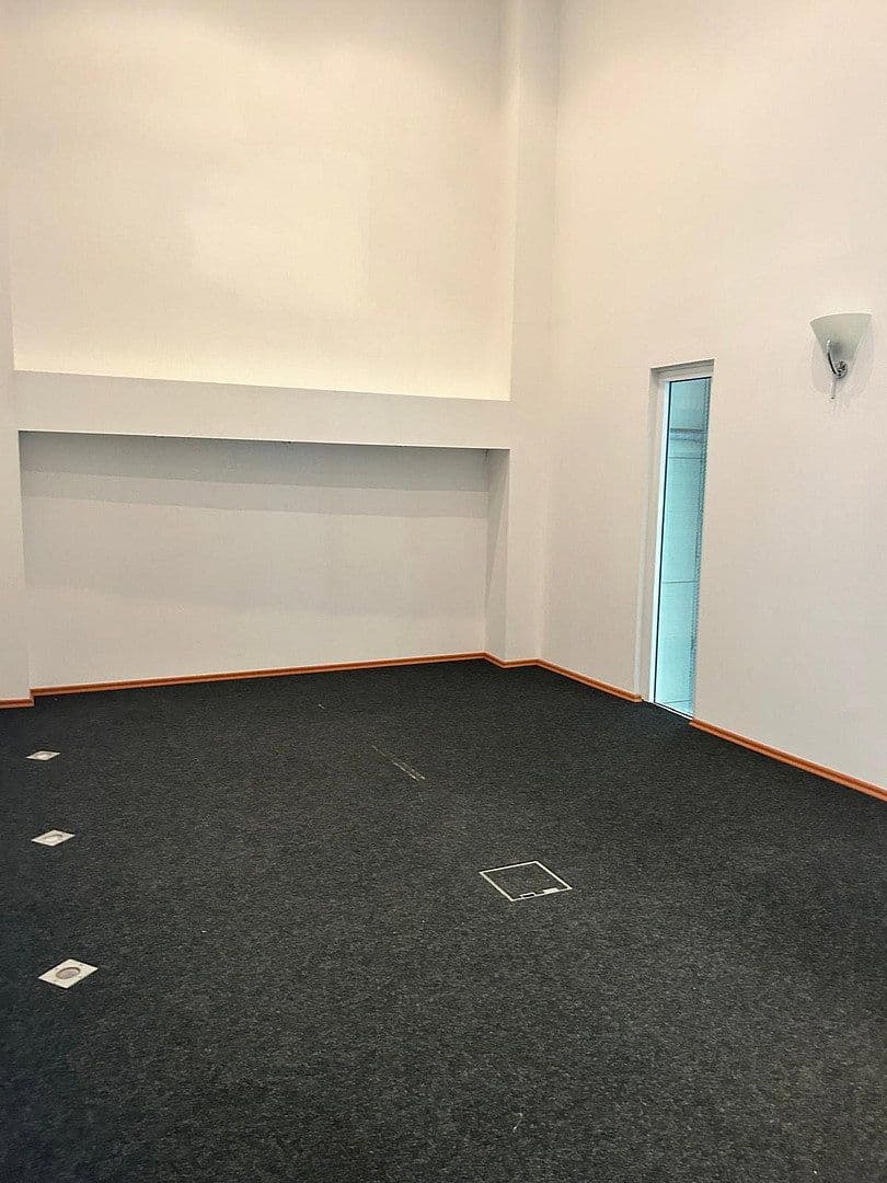 Prenájom kancelárie 571 m², Jesenwanger Strasse 50, Grafrath, Bavorsko Prenájom kancelárie 571 m², Jesenwanger Strasse 50, Grafrath, Bavorsko