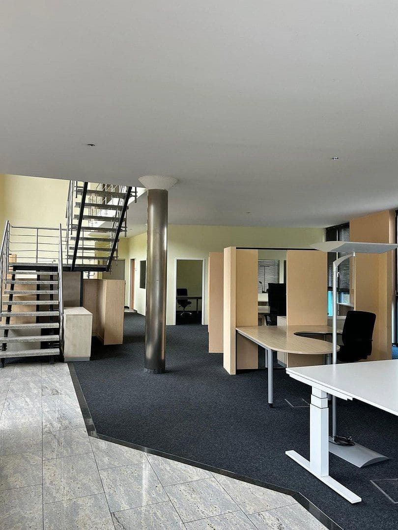 Prenájom kancelárie 571 m², Jesenwanger Strasse 50, Grafrath, Bavorsko Prenájom kancelárie 571 m², Jesenwanger Strasse 50, Grafrath, Bavorsko