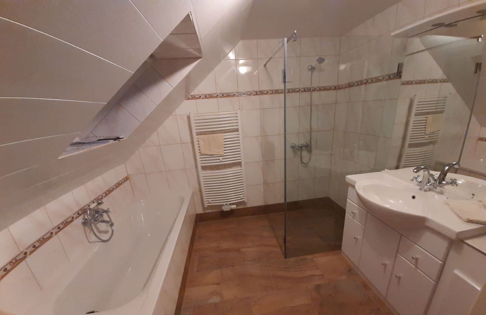 Predaj bytu 3-izbový 67 m², Hohensteiner Straße 66, Limbach-Oberfrohna, Sasko Predaj bytu 3-izbový 67 m², Hohensteiner Straße 66, Limbach-Oberfrohna, Sasko