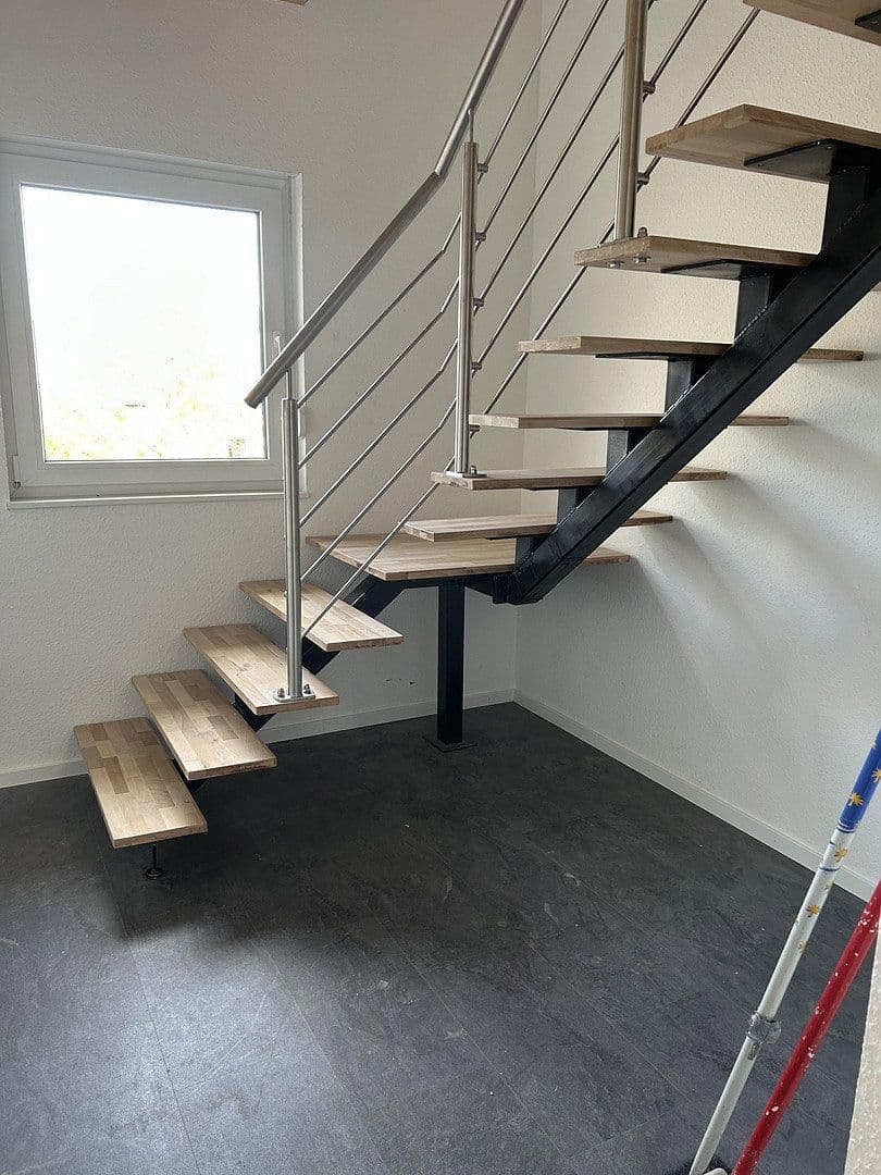 Prenájom bytu 4-izbový 102 m², Karlsruhe, Bádensko-Wurttembersko Prenájom bytu 4-izbový 102 m², Karlsruhe, Bádensko-Wurttembersko