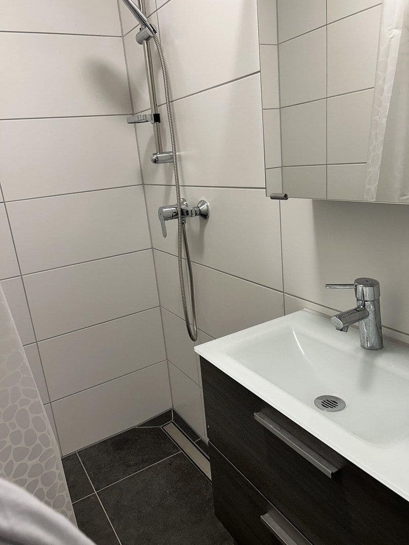 Prenájom bytu 4-izbový 102 m², Karlsruhe, Bádensko-Wurttembersko Prenájom bytu 4-izbový 102 m², Karlsruhe, Bádensko-Wurttembersko