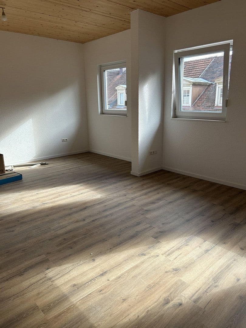 Prenájom bytu 4-izbový 102 m², Karlsruhe, Bádensko-Wurttembersko Prenájom bytu 4-izbový 102 m², Karlsruhe, Bádensko-Wurttembersko