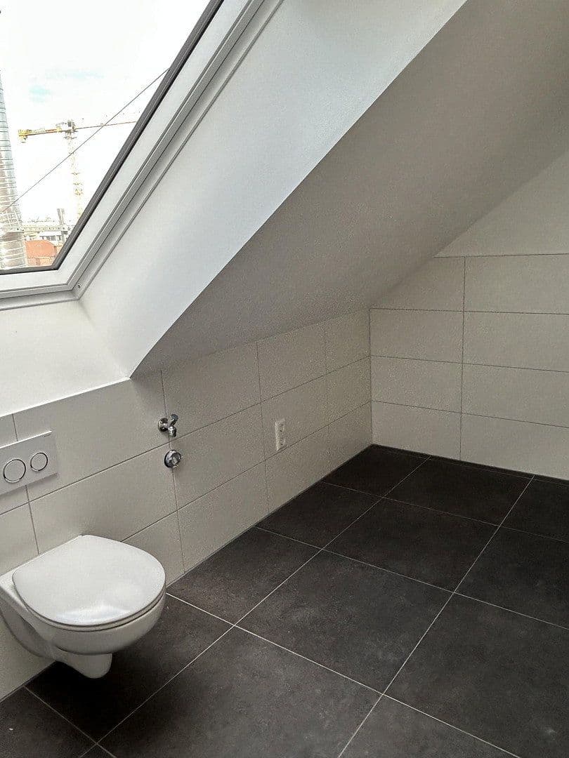 Prenájom bytu 4-izbový 102 m², Karlsruhe, Bádensko-Wurttembersko Prenájom bytu 4-izbový 102 m², Karlsruhe, Bádensko-Wurttembersko