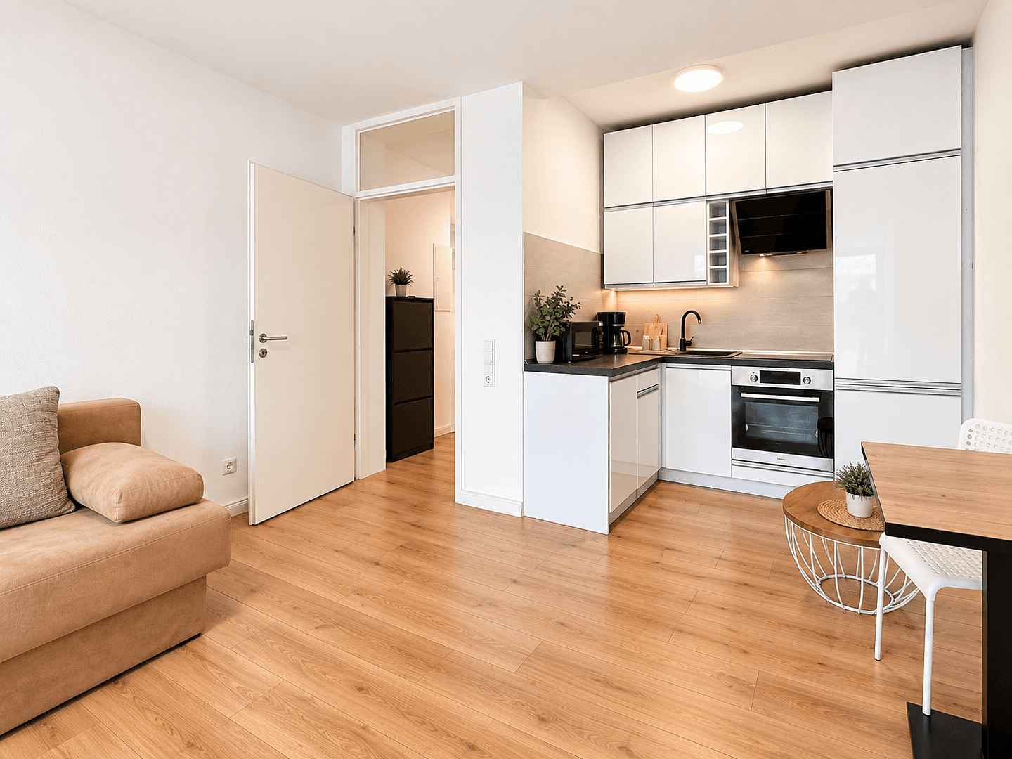 Prenájom bytu 2-izbový 55 m², Köln, Severné Porýnie - Westfálsko Prenájom bytu 2-izbový 55 m², Köln, Severné Porýnie - Westfálsko
