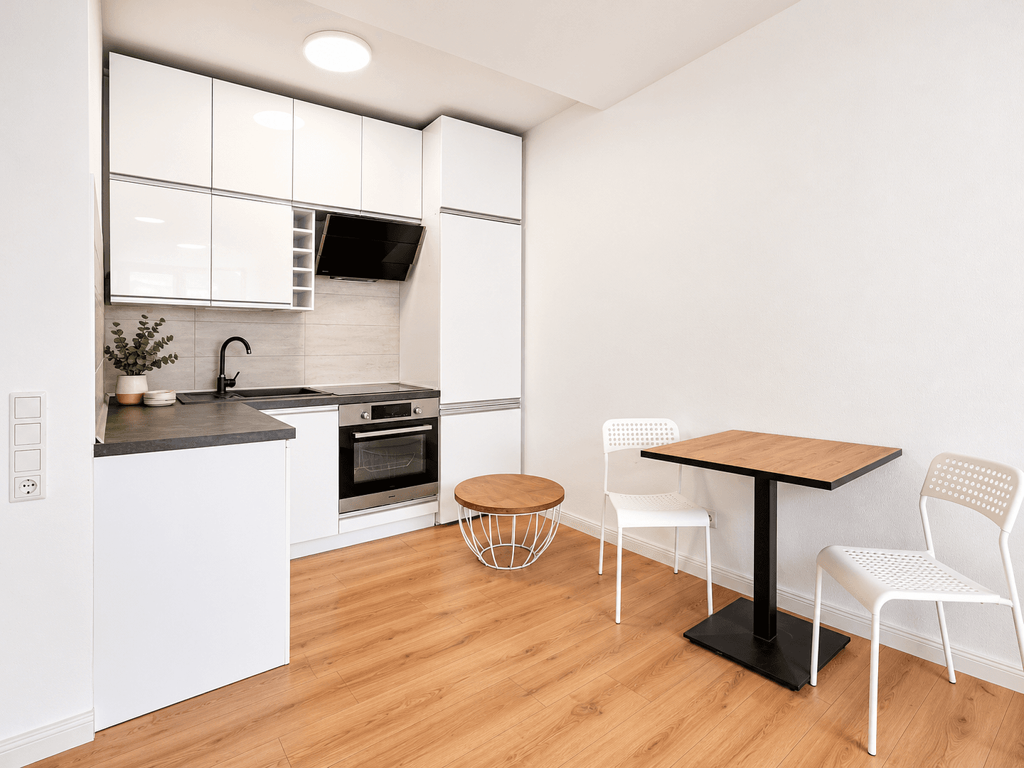 Prenájom bytu 2-izbový 55 m², Köln, Severné Porýnie - Westfálsko Prenájom bytu 2-izbový 55 m², Köln, Severné Porýnie - Westfálsko