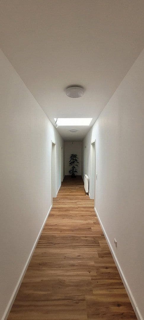 Prenájom bytu 4-izbový 126 m², Berlin, Berlín Prenájom bytu 4-izbový 126 m², Berlin, Berlín