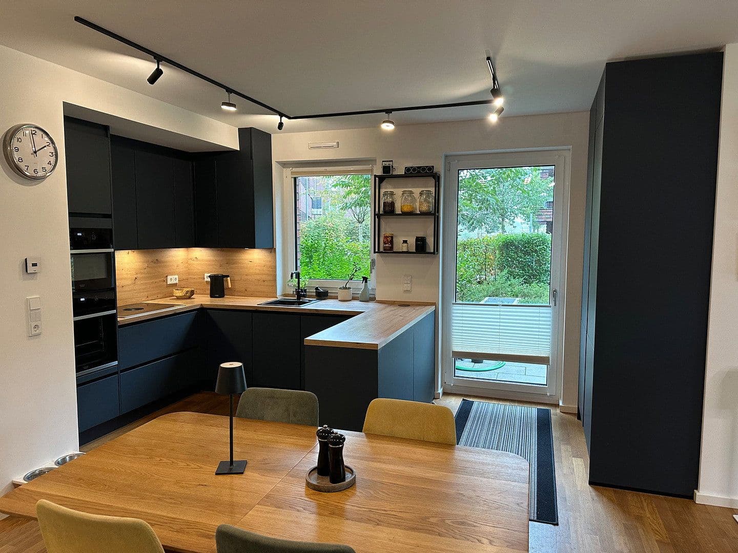 Predaj bytu 4-izbový 111 m², Julienne-Trouet-Platz 19, Hannover, Dolné Sasko Predaj bytu 4-izbový 111 m², Julienne-Trouet-Platz 19, Hannover, Dolné Sasko