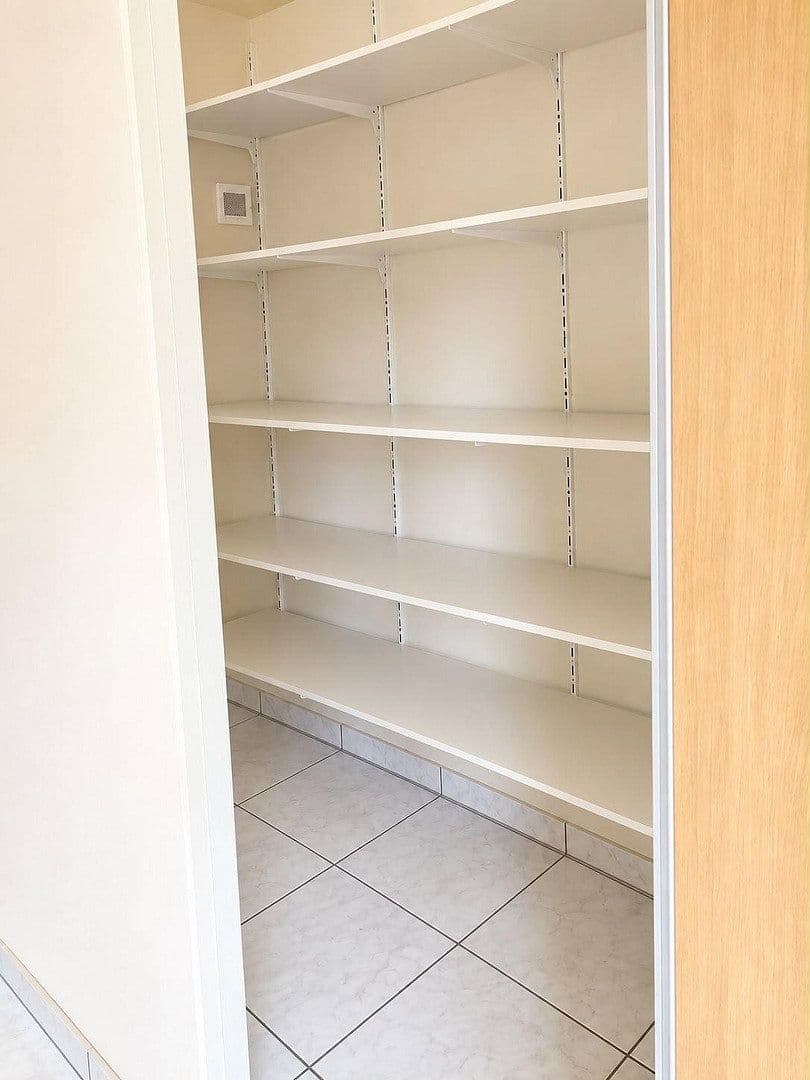 Prenájom bytu 3-izbový 115 m², Bad Breisig, Porýnie-Falcko Prenájom bytu 3-izbový 115 m², Bad Breisig, Porýnie-Falcko