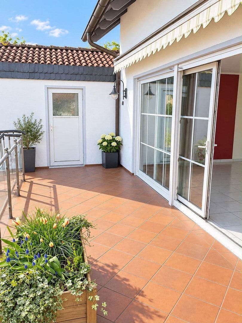 Prenájom bytu 3-izbový 115 m², Bad Breisig, Porýnie-Falcko Prenájom bytu 3-izbový 115 m², Bad Breisig, Porýnie-Falcko