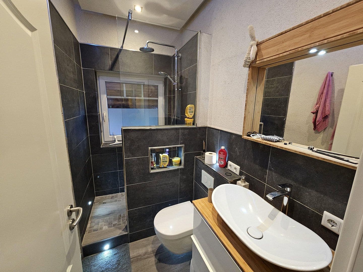 Predaj domu 193 m², pozemok 4.132 m², Drage, Dolné Sasko Predaj domu 193 m², pozemok 4.132 m², Drage, Dolné Sasko