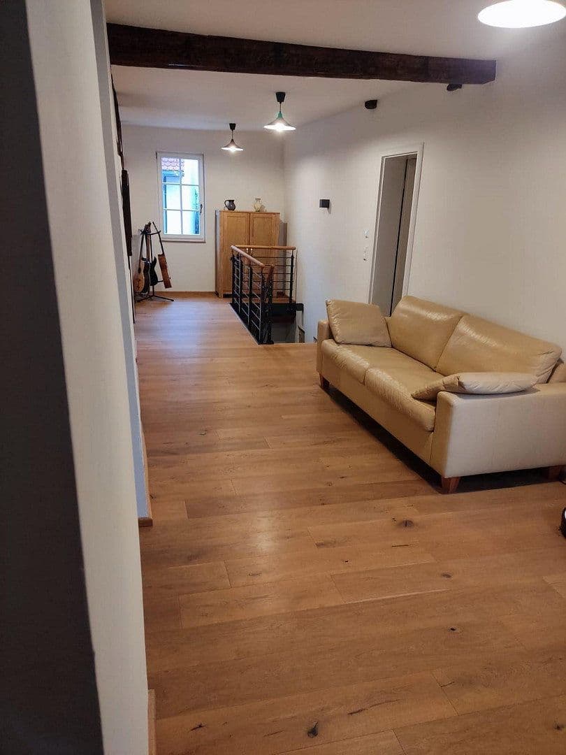 Prenájom bytu 3-izbový 127 m², Amtsgasse 6, Östringen, Bádensko-Wurttembersko Prenájom bytu 3-izbový 127 m², Amtsgasse 6, Östringen, Bádensko-Wurttembersko