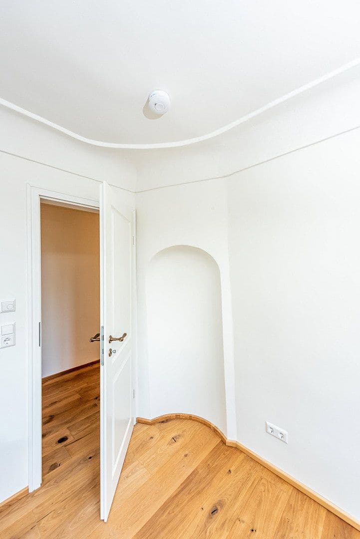 Prenájom bytu 3-izbový 127 m², Amtsgasse 6, Östringen, Bádensko-Wurttembersko Prenájom bytu 3-izbový 127 m², Amtsgasse 6, Östringen, Bádensko-Wurttembersko