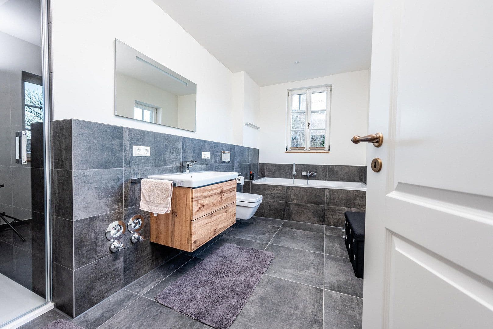 Prenájom bytu 3-izbový 127 m², Amtsgasse 6, Östringen, Bádensko-Wurttembersko Prenájom bytu 3-izbový 127 m², Amtsgasse 6, Östringen, Bádensko-Wurttembersko