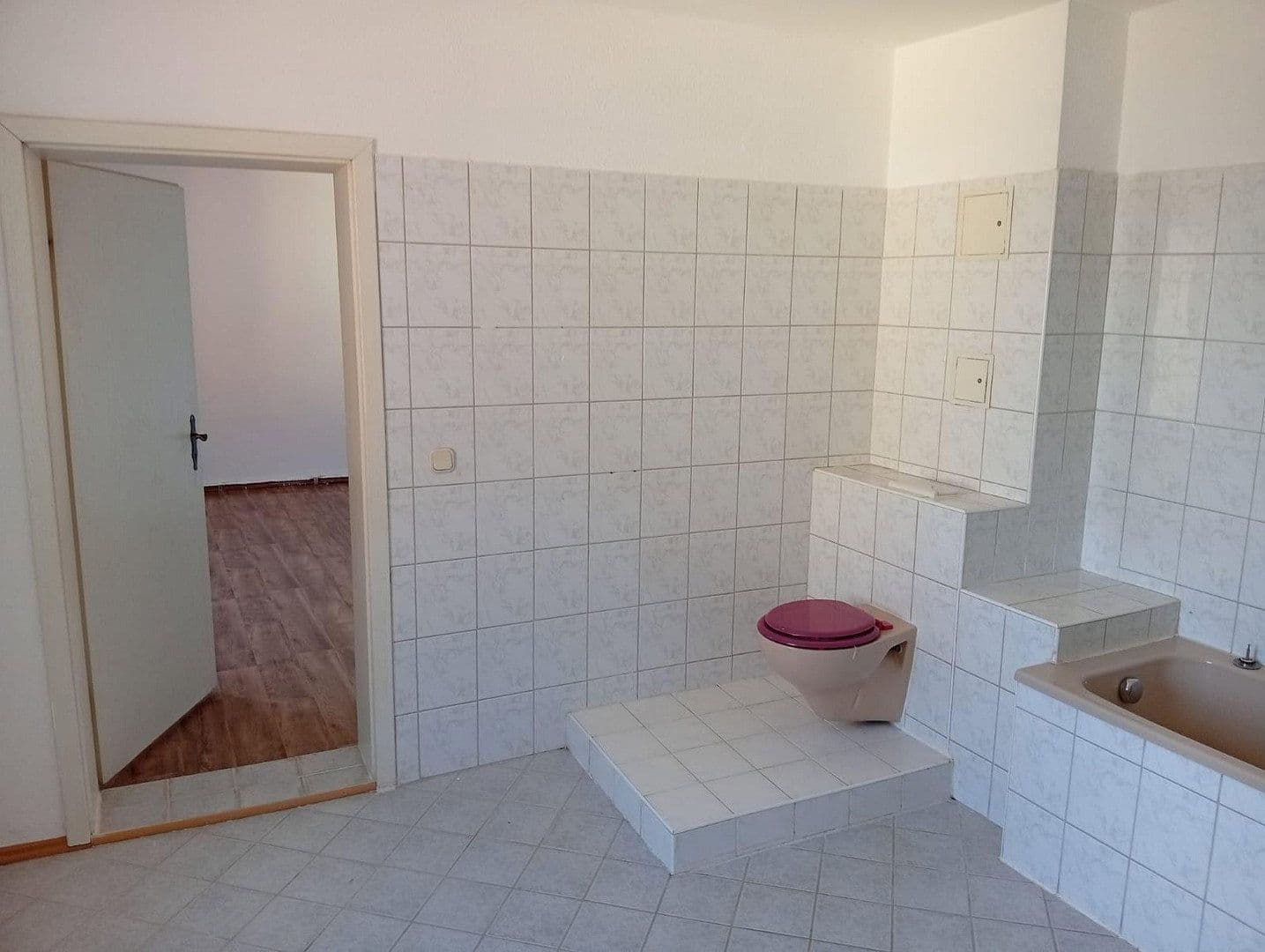 Prenájom bytu 3-izbový 80 m², Wilhelm-Liebknecht-Str. 6, Merseburg, Sasko-Anhaltsko Prenájom bytu 3-izbový 80 m², Wilhelm-Liebknecht-Str. 6, Merseburg, Sasko-Anhaltsko