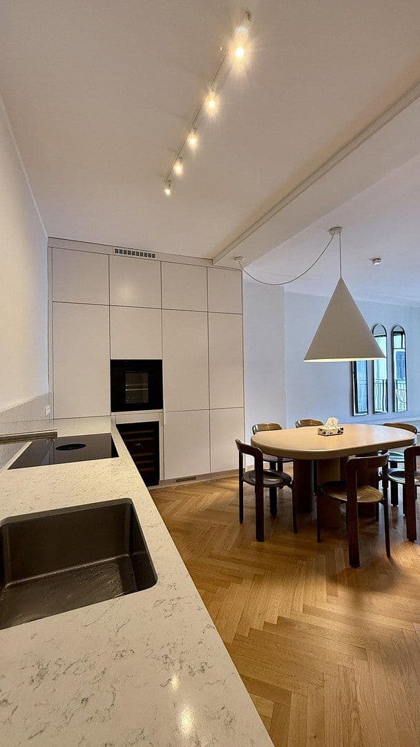 Prenájom bytu 2-izbový 67 m², Berlin, Berlín Prenájom bytu 2-izbový 67 m², Berlin, Berlín