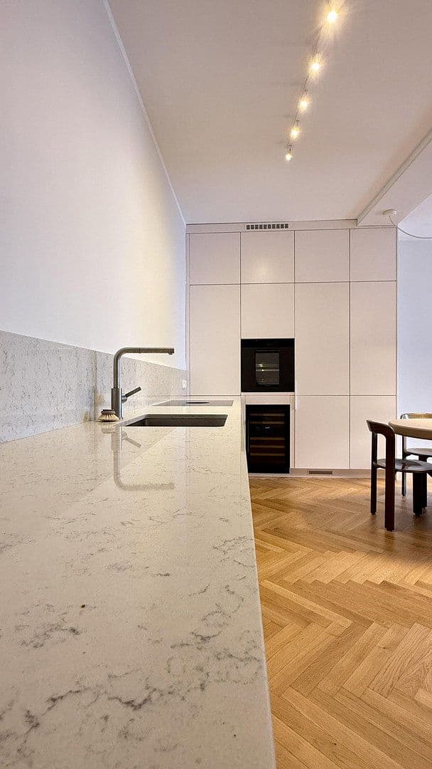 Prenájom bytu 2-izbový 67 m², Berlin, Berlín Prenájom bytu 2-izbový 67 m², Berlin, Berlín