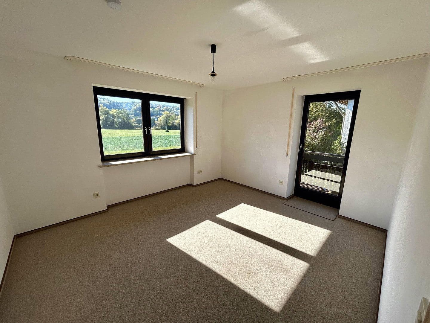 Prenájom bytu 4-izbový 140 m², Eichstätt, Bavorsko Prenájom bytu 4-izbový 140 m², Eichstätt, Bavorsko