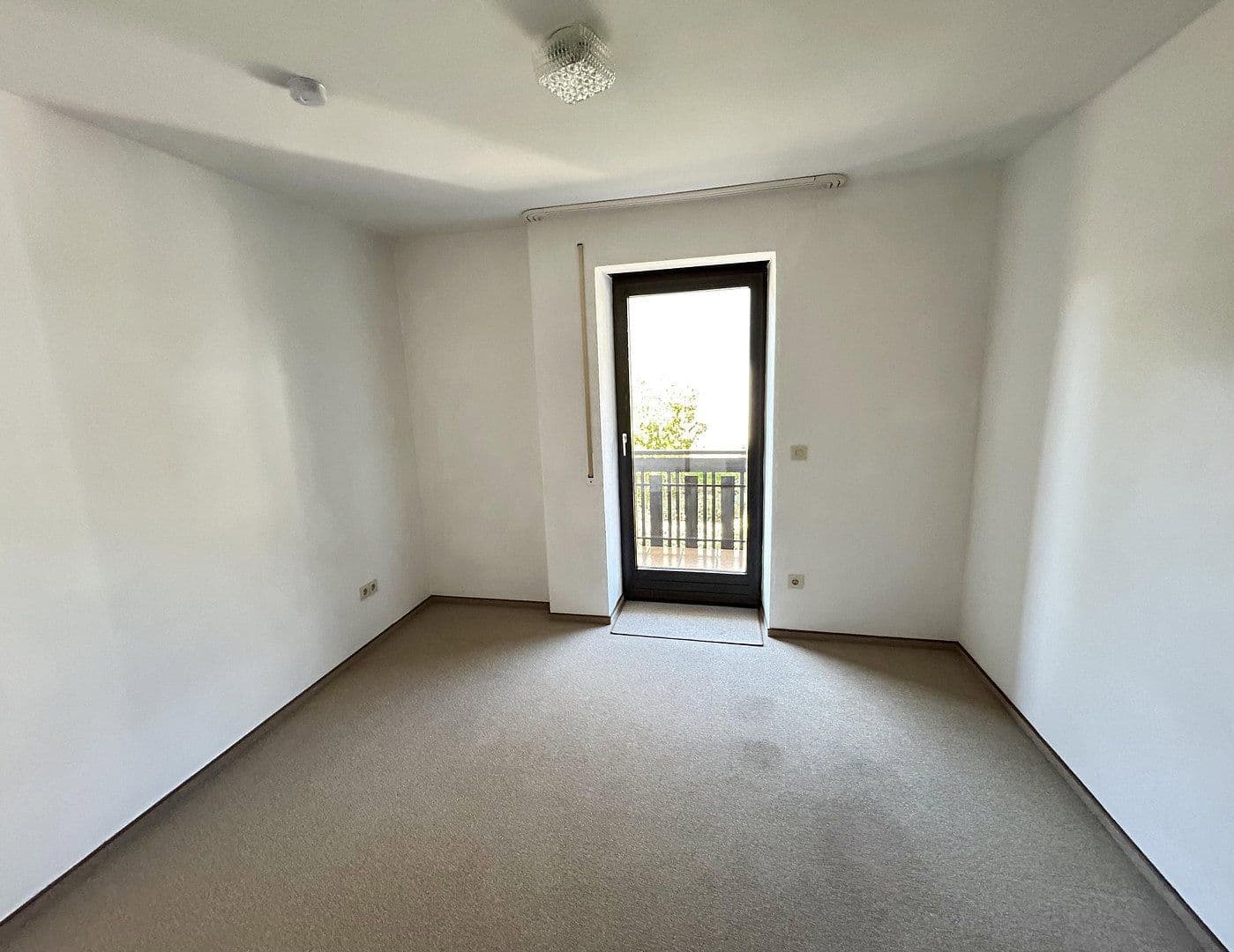 Prenájom bytu 4-izbový 140 m², Eichstätt, Bavorsko Prenájom bytu 4-izbový 140 m², Eichstätt, Bavorsko
