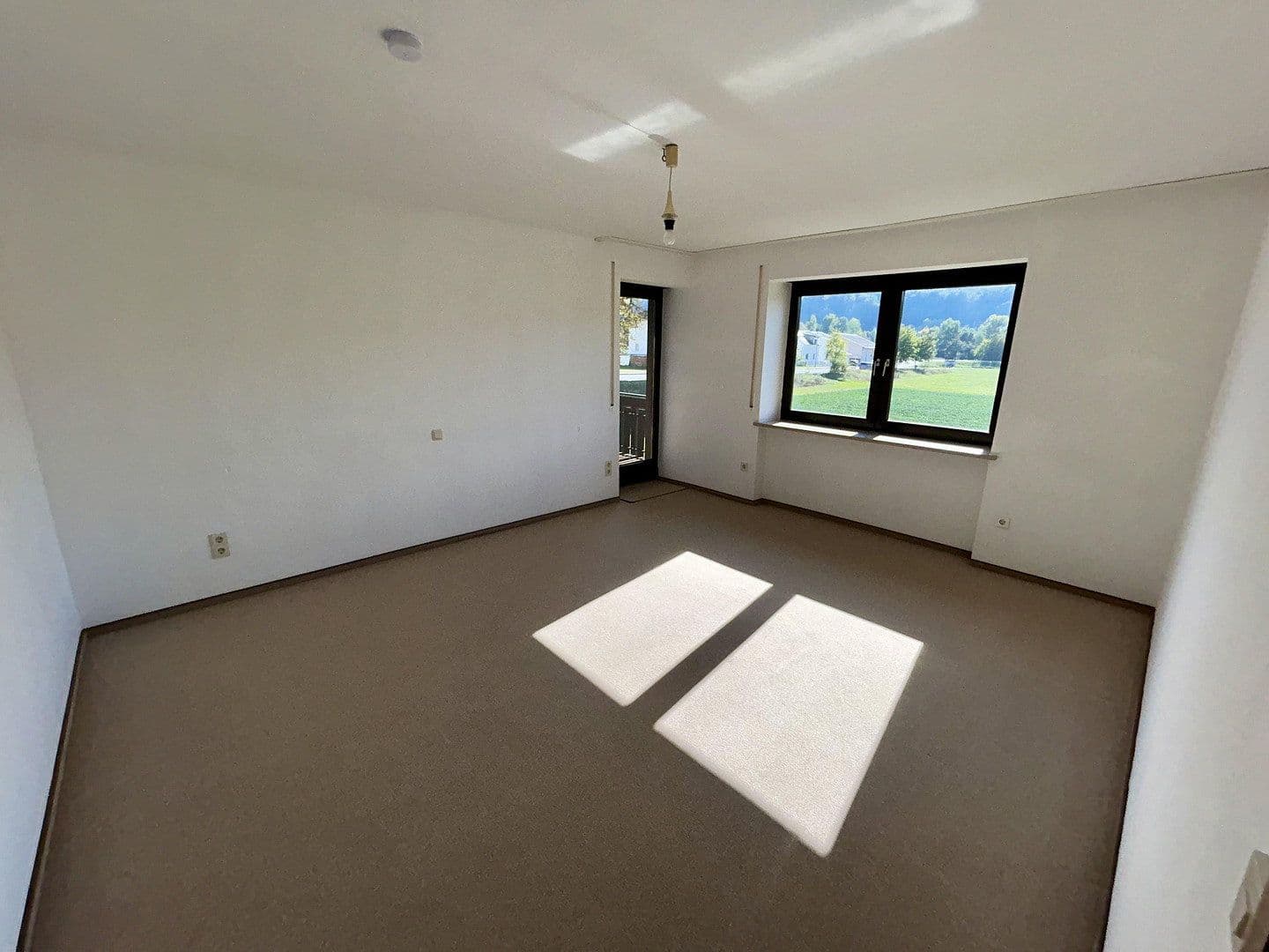 Prenájom bytu 4-izbový 140 m², Eichstätt, Bavorsko Prenájom bytu 4-izbový 140 m², Eichstätt, Bavorsko