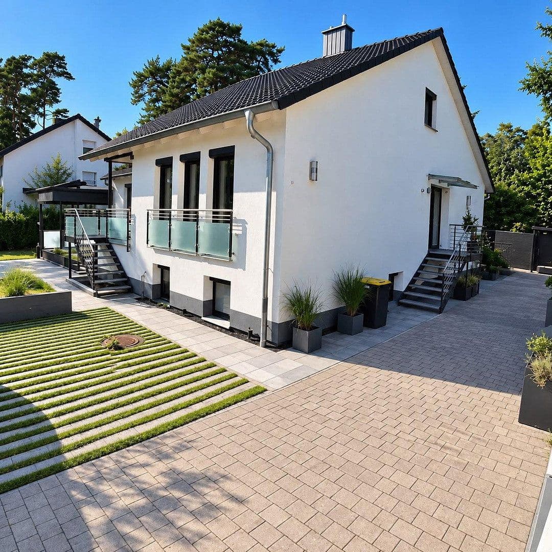 Prenájom bytu 4-izbový 130 m², Erlangen, Bavorsko Prenájom bytu 4-izbový 130 m², Erlangen, Bavorsko