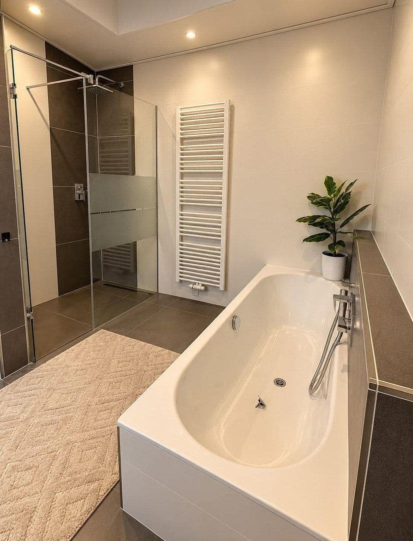Prenájom bytu 4-izbový 130 m², Erlangen, Bavorsko Prenájom bytu 4-izbový 130 m², Erlangen, Bavorsko