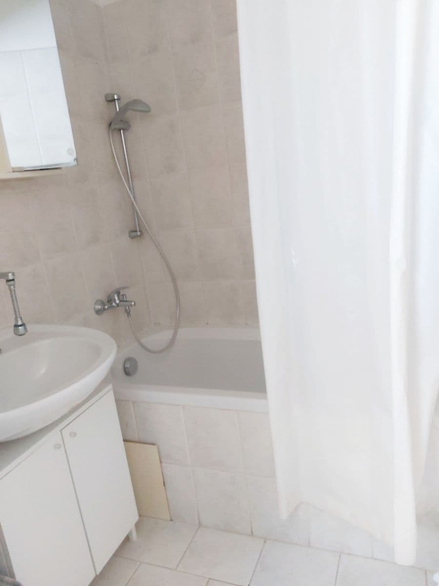 Prenájom bytu 2-izbový 53 m², Gagarinova, Liberec, Liberecký kraj Prenájom bytu 2-izbový 53 m², Gagarinova, Liberec, Liberecký kraj
