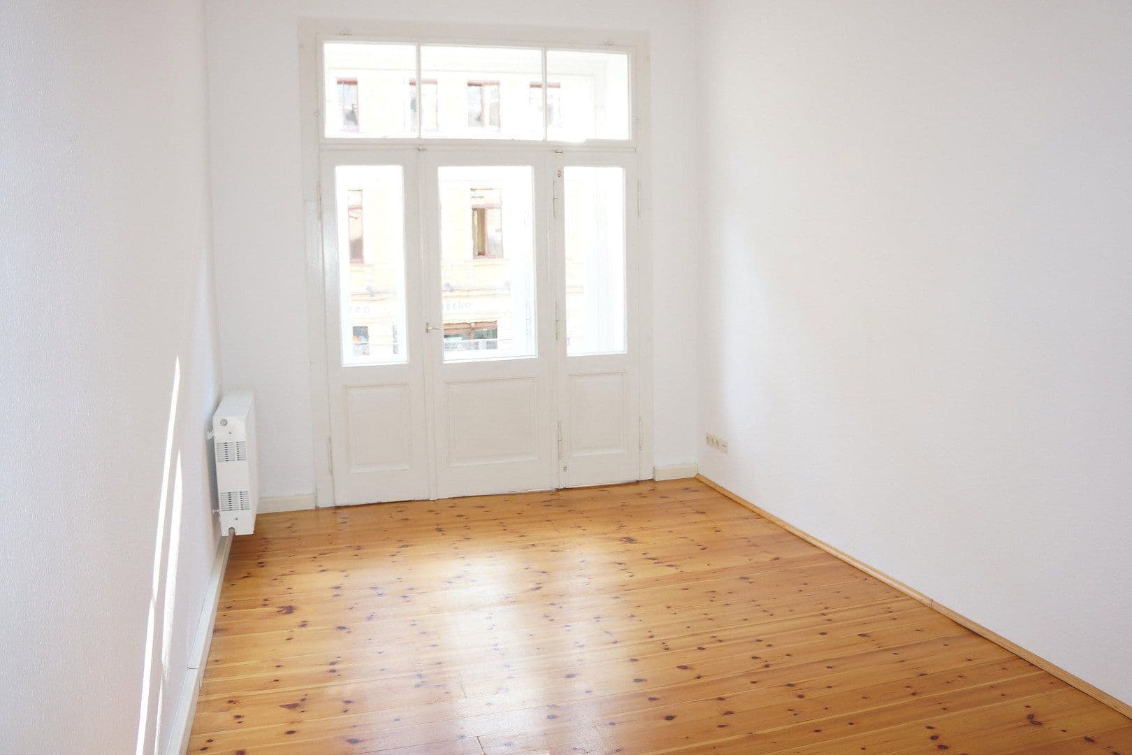 Prenájom bytu 4-izbový 103 m², Hertelstraße 16, Dresden, Sasko Prenájom bytu 4-izbový 103 m², Hertelstraße 16, Dresden, Sasko