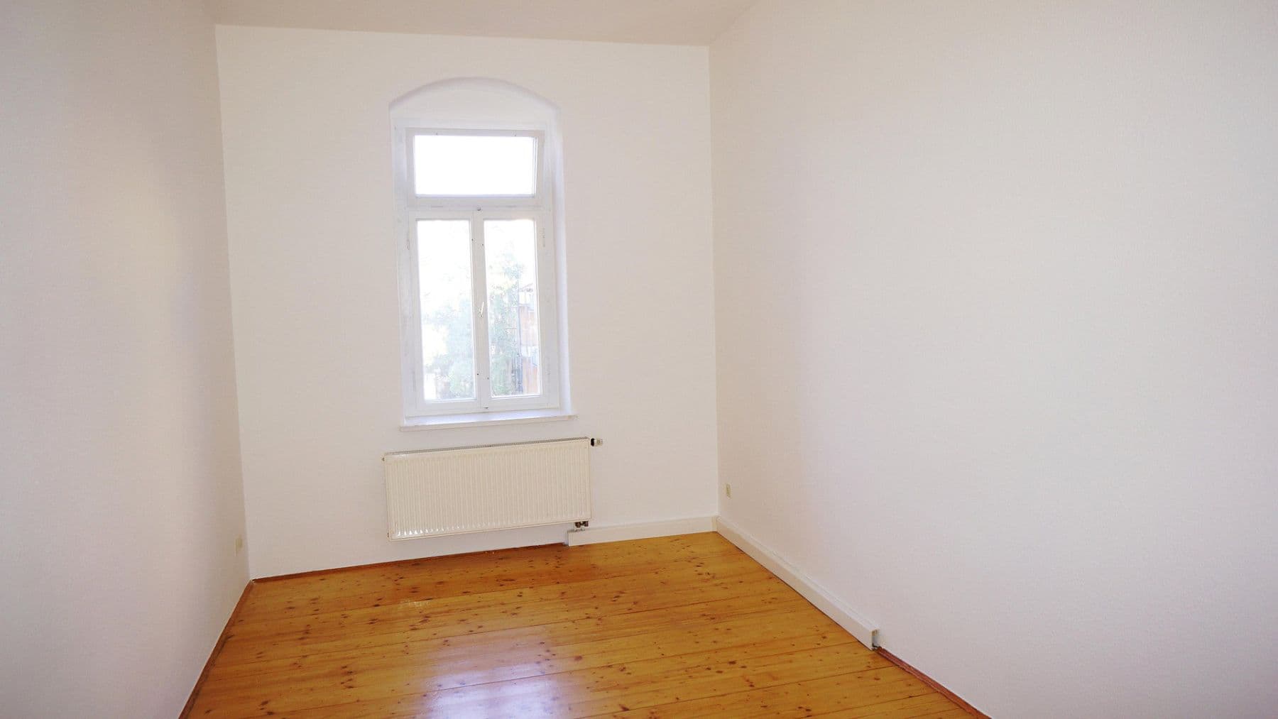 Prenájom bytu 4-izbový 103 m², Hertelstraße 16, Dresden, Sasko Prenájom bytu 4-izbový 103 m², Hertelstraße 16, Dresden, Sasko