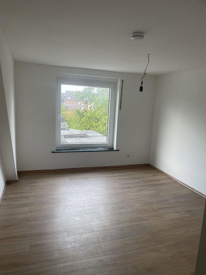 Prenájom bytu 6-izbový 130 m², Willibrordstr. 3, Kevelaer, Severné Porýnie - Westfálsko Prenájom bytu 6-izbový 130 m², Willibrordstr. 3, Kevelaer, Severné Porýnie - Westfálsko
