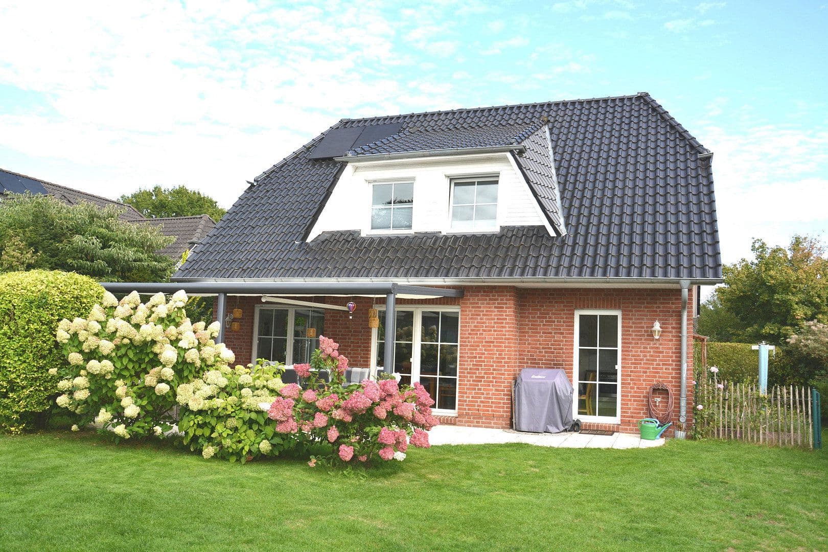 Predaj domu 127 m², pozemok 566 m², Barsbüttel, Šlezvicko-Holštajnsko Predaj domu 127 m², pozemok 566 m², Barsbüttel, Šlezvicko-Holštajnsko