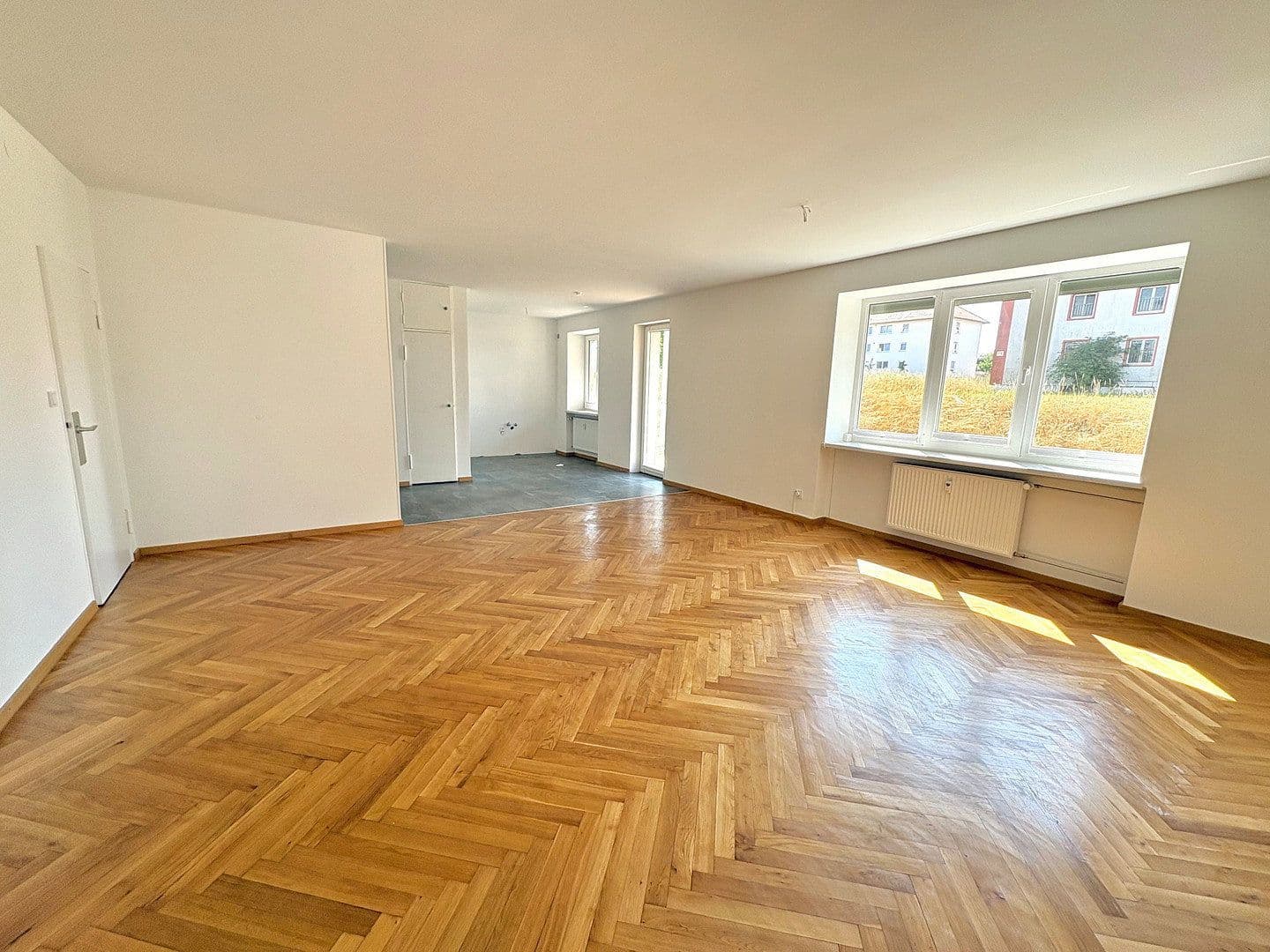 Prenájom bytu 3-izbový 100 m², Levi-Strauss Straße 9, Kitzingen, Bavorsko Prenájom bytu 3-izbový 100 m², Levi-Strauss Straße 9, Kitzingen, Bavorsko