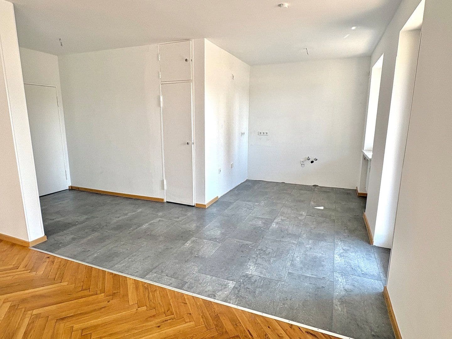 Prenájom bytu 3-izbový 100 m², Levi-Strauss Straße 9, Kitzingen, Bavorsko Prenájom bytu 3-izbový 100 m², Levi-Strauss Straße 9, Kitzingen, Bavorsko
