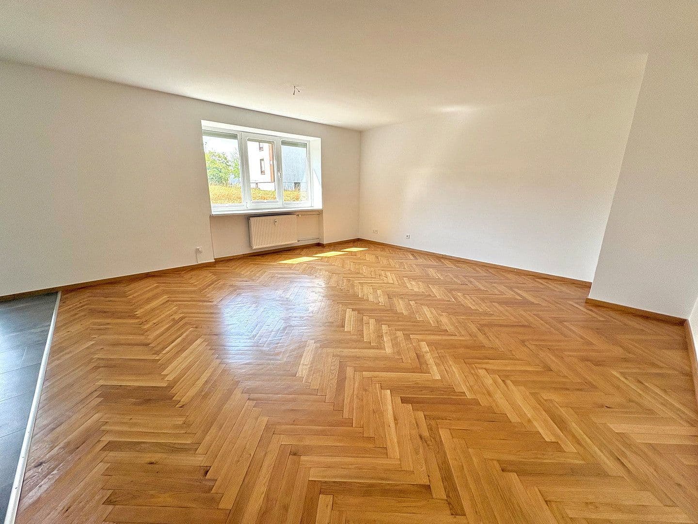 Prenájom bytu 3-izbový 100 m², Levi-Strauss Straße 9, Kitzingen, Bavorsko Prenájom bytu 3-izbový 100 m², Levi-Strauss Straße 9, Kitzingen, Bavorsko
