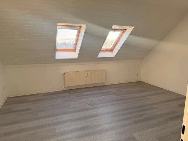 Prenájom bytu 4-izbový 85 m², Vallendar, Porýnie-Falcko Prenájom bytu 4-izbový 85 m², Vallendar, Porýnie-Falcko