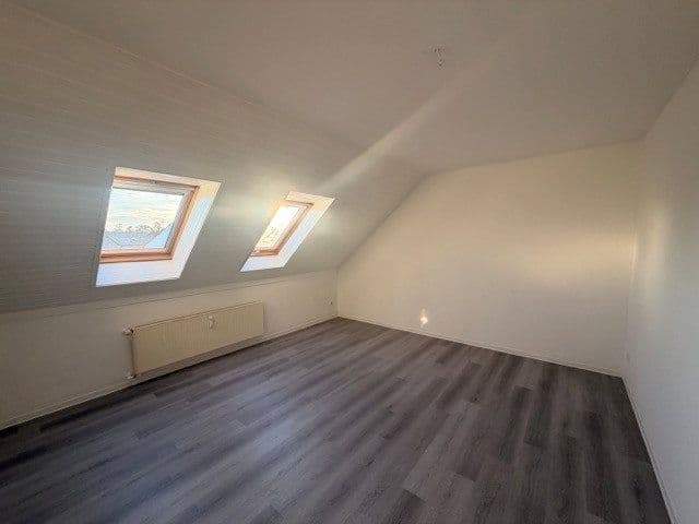 Prenájom bytu 4-izbový 85 m², Vallendar, Porýnie-Falcko Prenájom bytu 4-izbový 85 m², Vallendar, Porýnie-Falcko