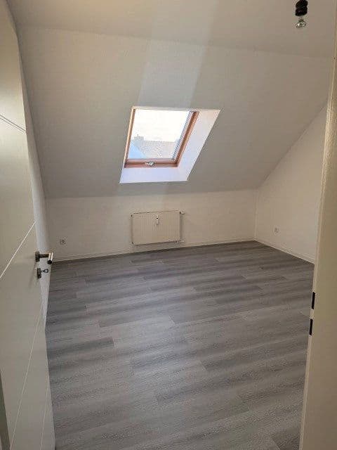 Prenájom bytu 4-izbový 85 m², Vallendar, Porýnie-Falcko Prenájom bytu 4-izbový 85 m², Vallendar, Porýnie-Falcko