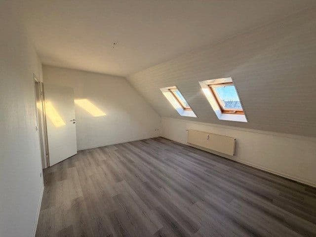 Prenájom bytu 4-izbový 85 m², Vallendar, Porýnie-Falcko Prenájom bytu 4-izbový 85 m², Vallendar, Porýnie-Falcko
