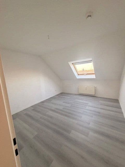 Prenájom bytu 4-izbový 85 m², Vallendar, Porýnie-Falcko Prenájom bytu 4-izbový 85 m², Vallendar, Porýnie-Falcko