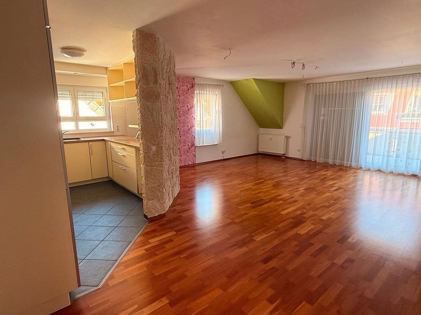 Predaj bytu 4-izbový 99 m², Freiberg am Neckar, Bádensko-Wurttembersko Predaj bytu 4-izbový 99 m², Freiberg am Neckar, Bádensko-Wurttembersko