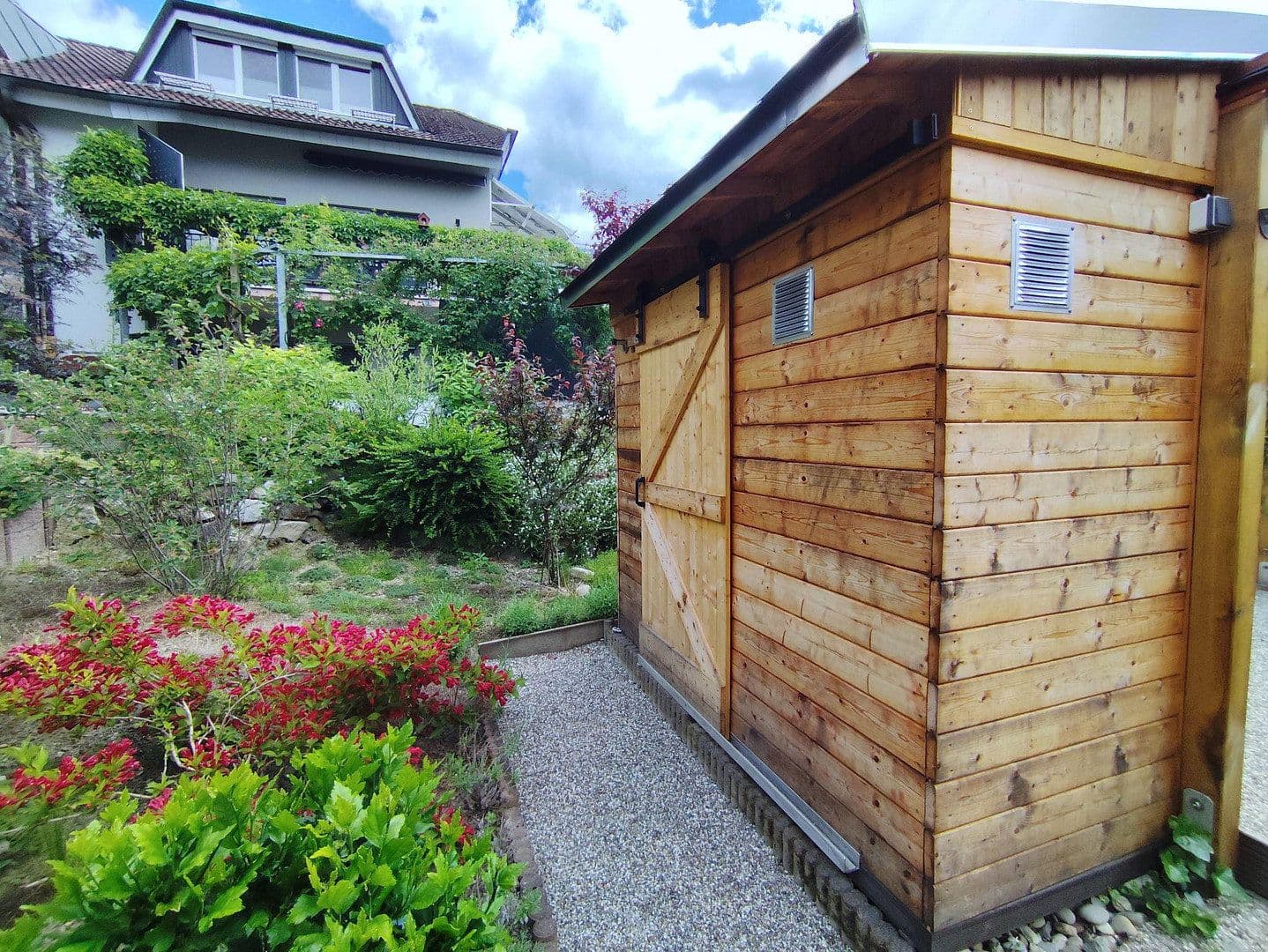 Predaj domu 173 m², pozemok 374 m², Ihringen, Bádensko-Wurttembersko Predaj domu 173 m², pozemok 374 m², Ihringen, Bádensko-Wurttembersko