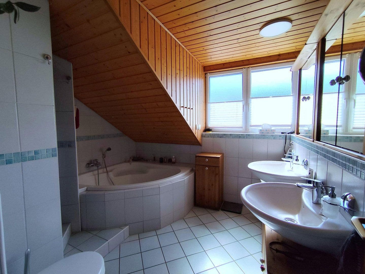 Predaj domu 173 m², pozemok 374 m², Ihringen, Bádensko-Wurttembersko Predaj domu 173 m², pozemok 374 m², Ihringen, Bádensko-Wurttembersko
