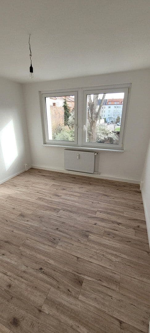 Prenájom bytu 3-izbový 62 m², Fritz-Büchner-Straße 12c, Erfurt, Durínsko Prenájom bytu 3-izbový 62 m², Fritz-Büchner-Straße 12c, Erfurt, Durínsko